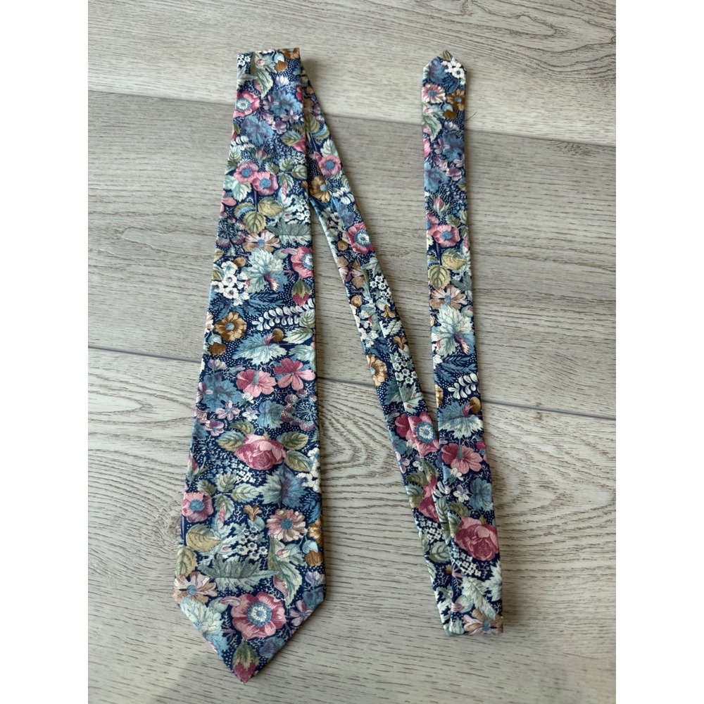 Vintage Surrey Floral‎ Tie 100% Cotton Made in USA 90s | 3.75"W 56"L